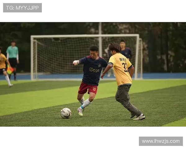 武汉足球队灵活性探讨：战术创新与团队协作的完美结合