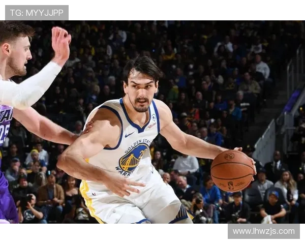 勇士季后赛2017年对阵爵士的精彩回顾与战术分析