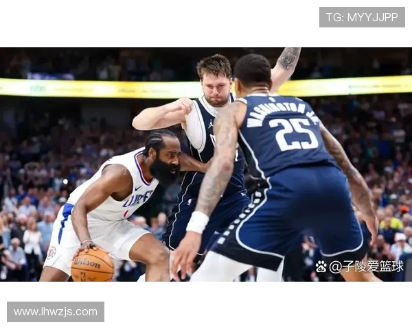 活塞与湖人激战正酣双方球员状态分析与赛后点评 活塞与湖人激战正酣双方球员状态分析与赛后点评